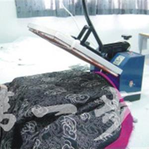 Hand pressing type ironing machine operation process